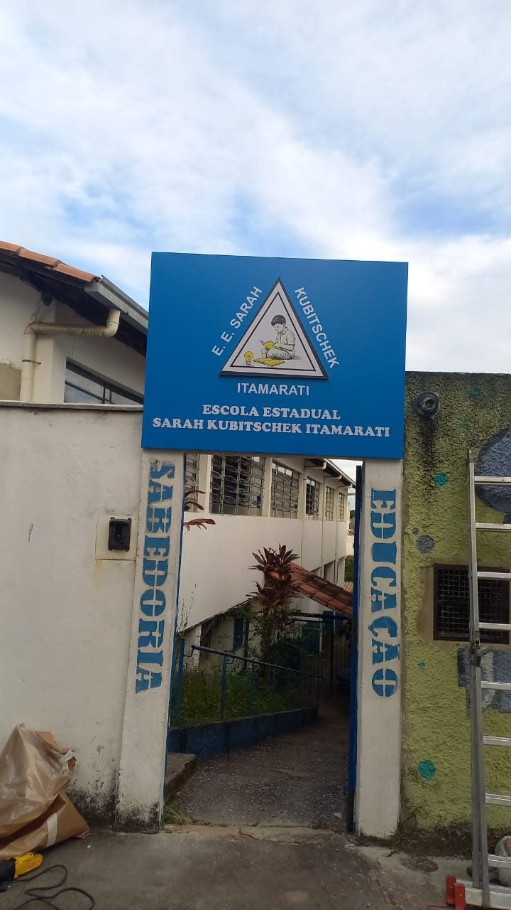 Placas em ACM com Letreiros em PVC Expandido instalado pela EMPLACK BH