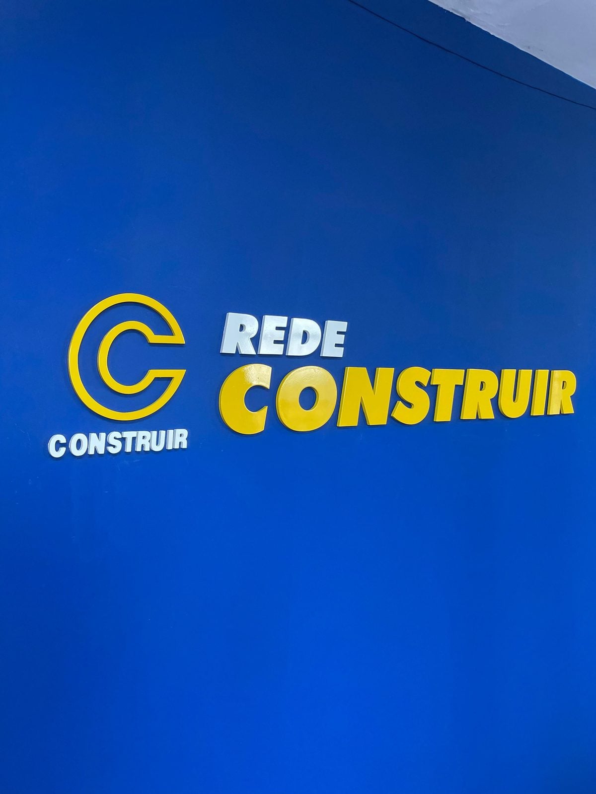Letreiros em PVC Expandido instalado pela EMPLACK BH
